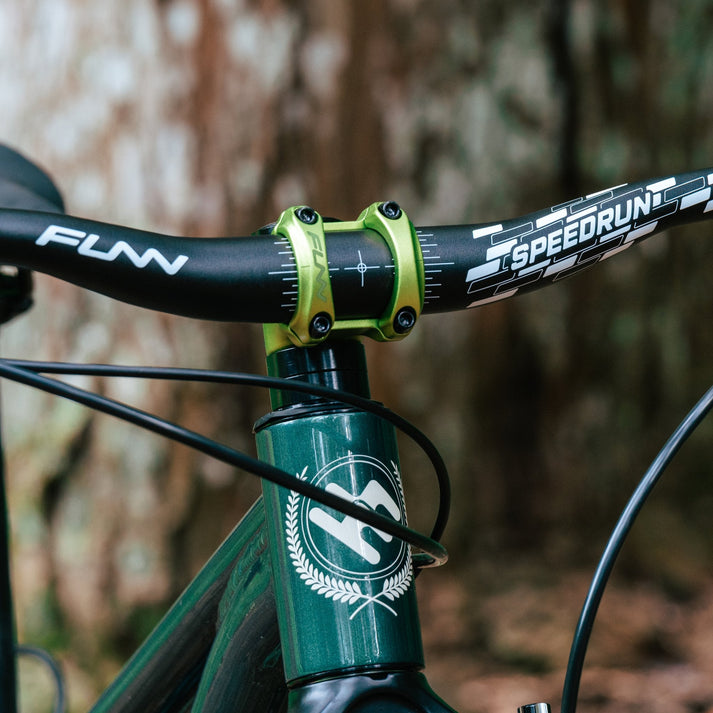 FUNN Nixie ahead kormányfej [fekete, 50 mm]