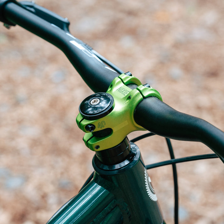 FUNN Nixie ahead kormányfej [piros, 40 mm]