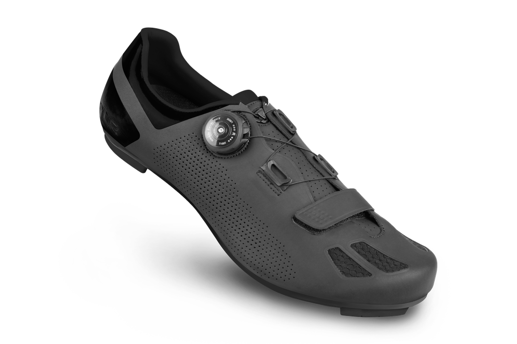 FLR F-11 országúti cipő [fekete, 38]