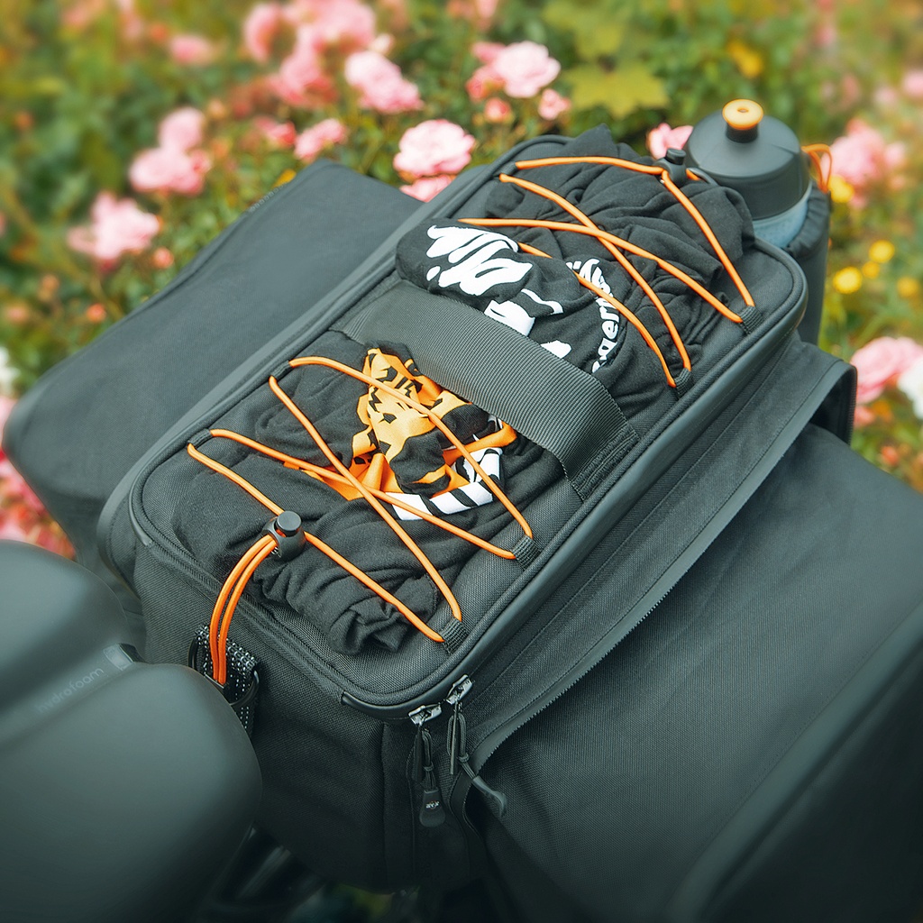 SKS-Germany Infinity Urban Trunkbag XL bővíthető kompakt táska csomagtartó tetejére [fekete]