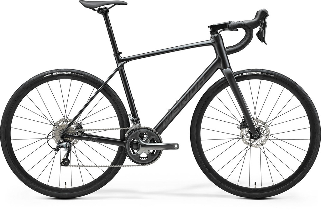 MERIDA SCULTURA ENDURANCE 300 II2 M SELYEM FEKETE (SÖTÉTEZÜST)